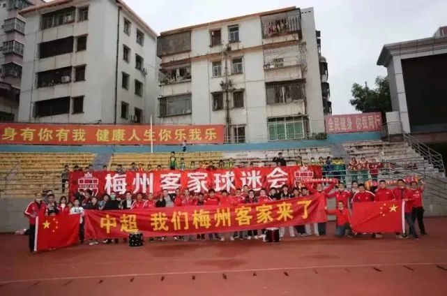 亚洲免费在线视频播放